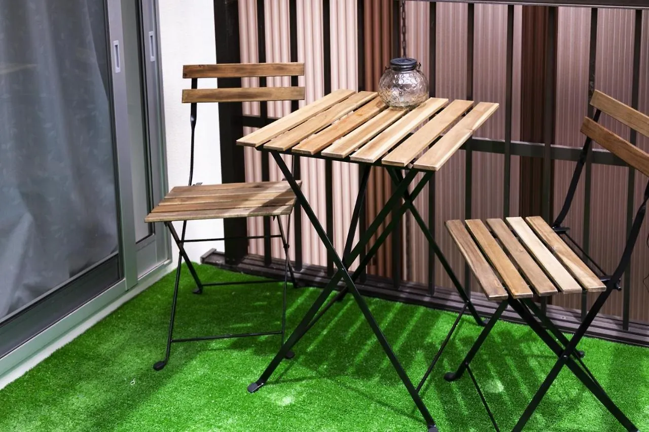 駅まで3分7人で広々使えるスタイリッシュ空間です Apartment Osaka 0*,  Japan